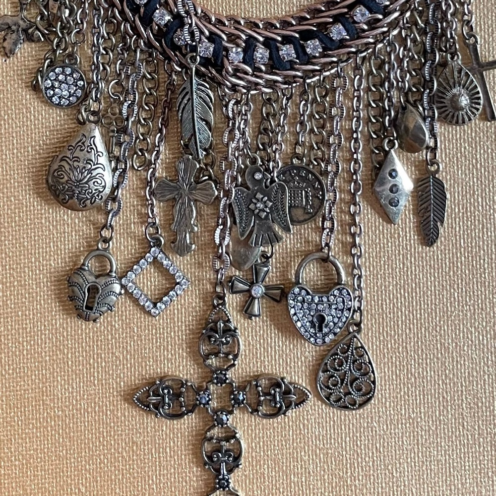 Guess Statement Necklace With Multiple Strands Of… - image 3